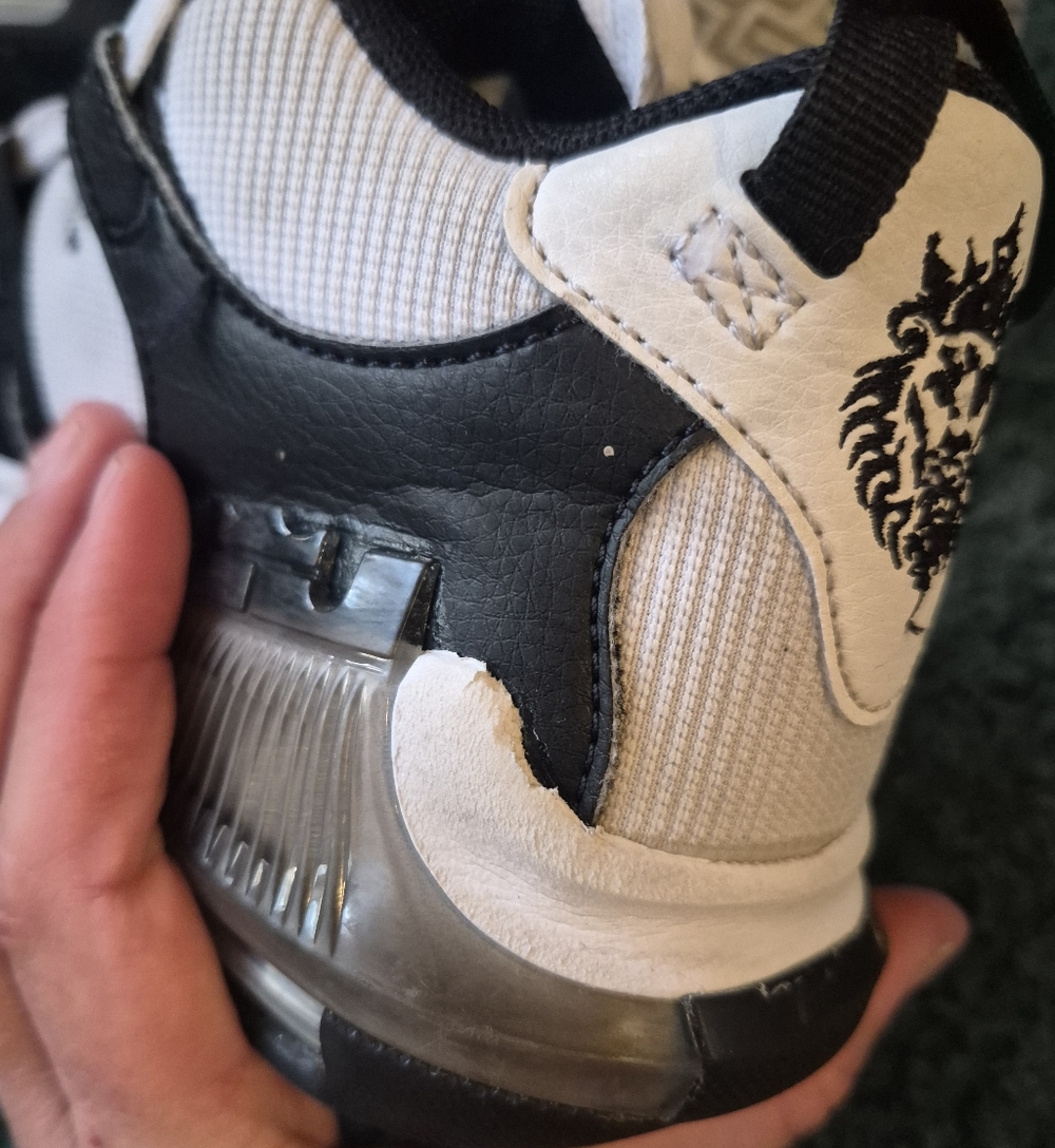 Nike LeBron Witness 7 Kids Basketball Sneakers Black White Size 4Y - Picture 11 of 16
